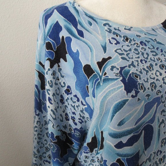 Bedford Fair / 100% Acrylic / Blue Swirls Design / Size 2X/ Drapey - Picture 4 of 10